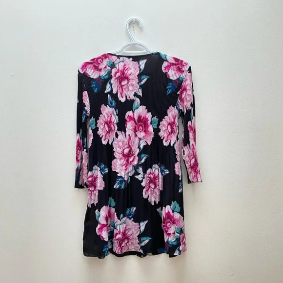Isaac Mizrahi NYC -  Micro Pleat Peony Print Tunic Top - Picture 4 of 5